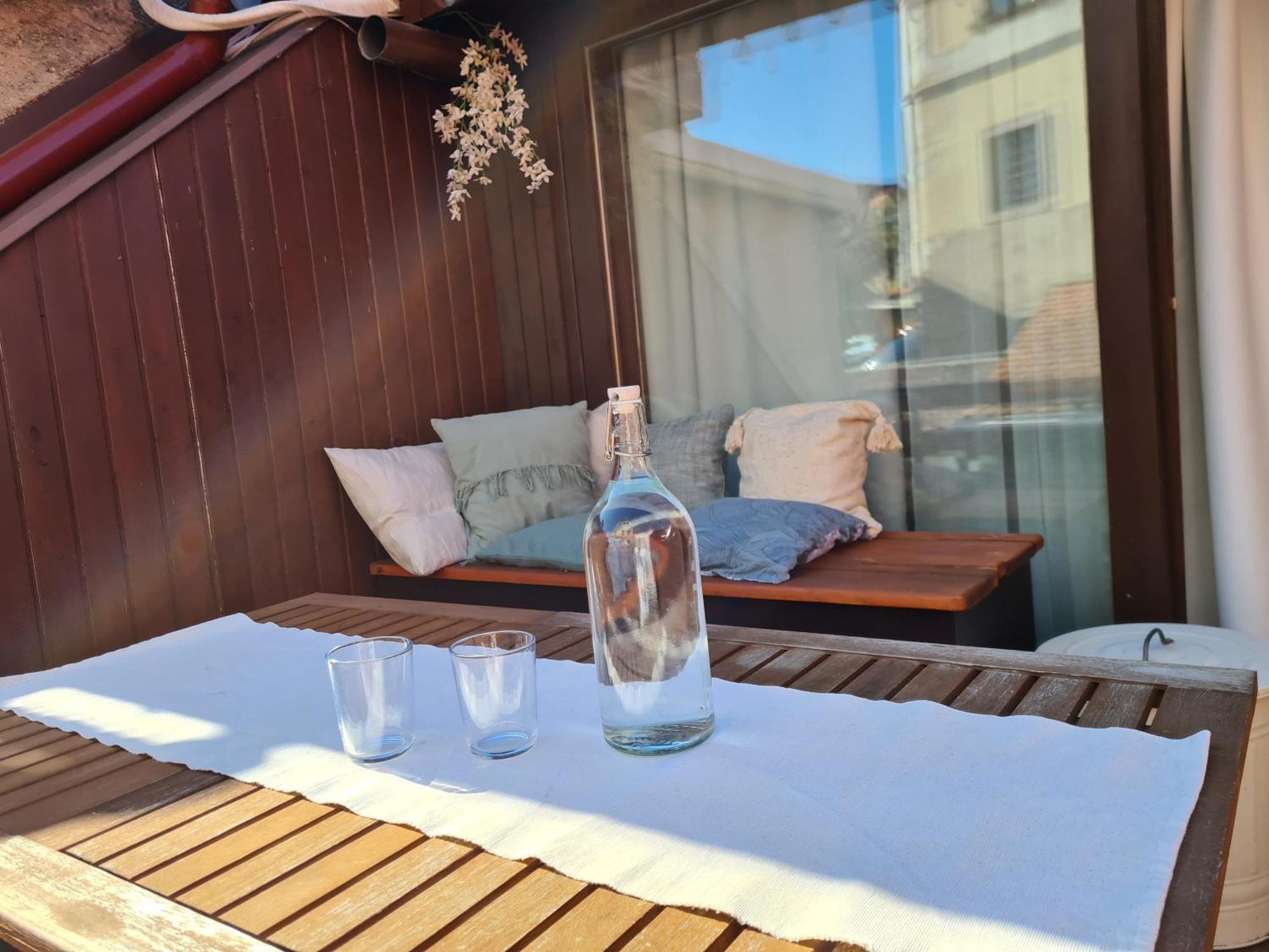 Old Town Cabin Apartment Zagreb Buitenkant foto